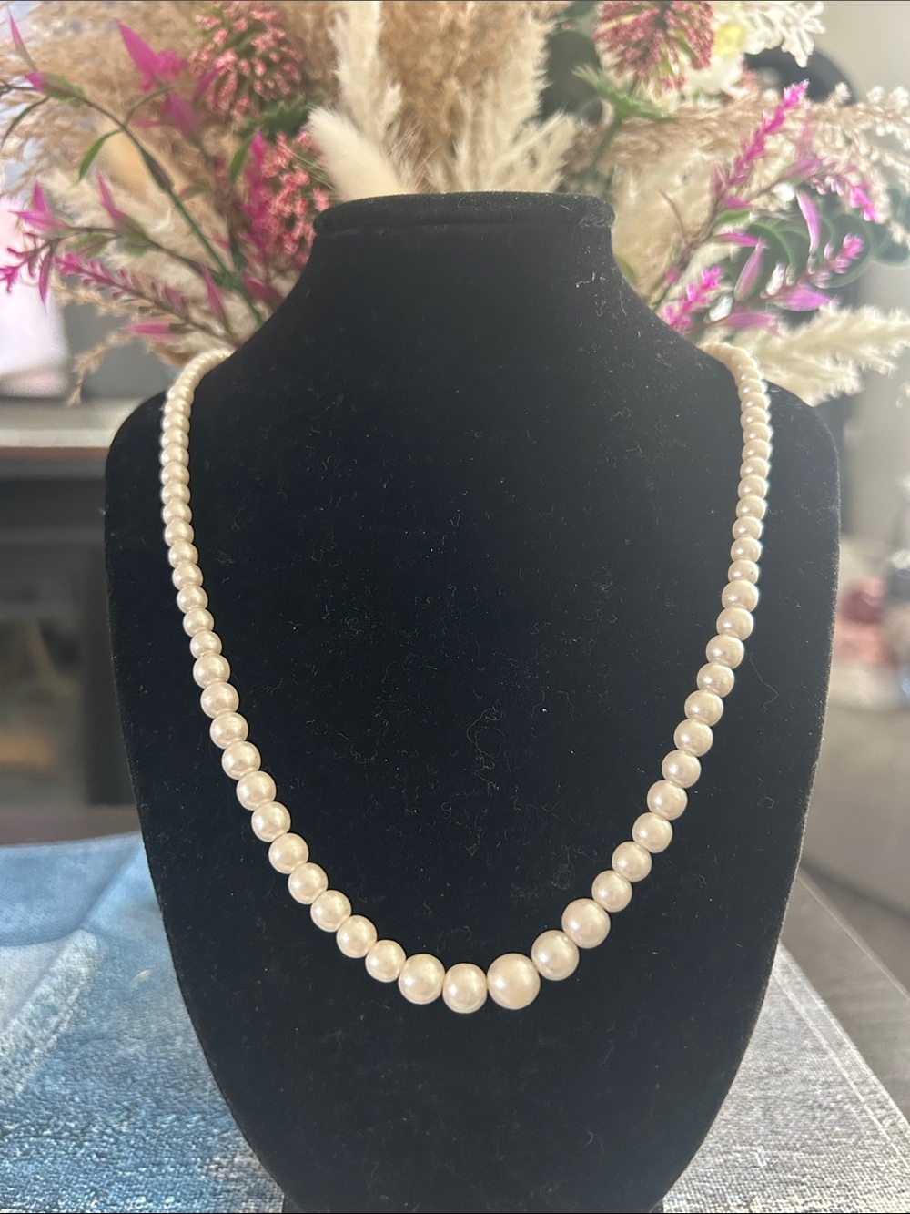 Luminous Cream Pearl Necklace for Women